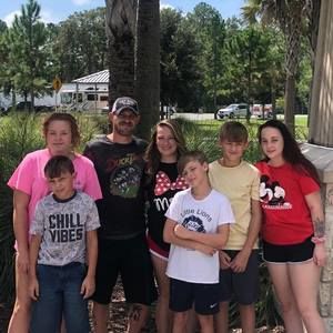 Meet your Posher, Leeinda